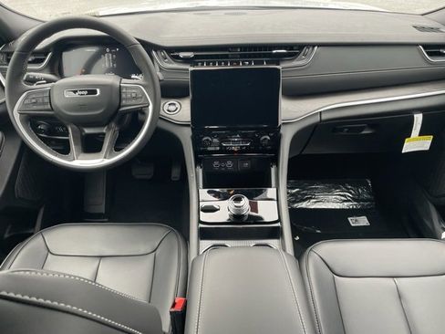 New 2025 Jeep Grand Cherokee Limited image 48