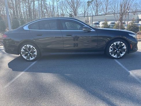 Certified 2025 BMW 530i w/ Premium Package image 4