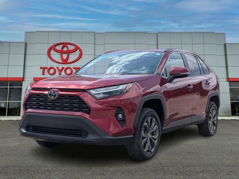 Used 2025 Toyota RAV4 XLE Premium image 1
