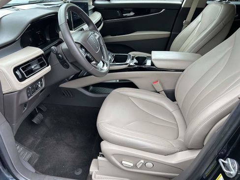 Certified 2022 Lincoln Nautilus FWD w/ Premium Package image 20