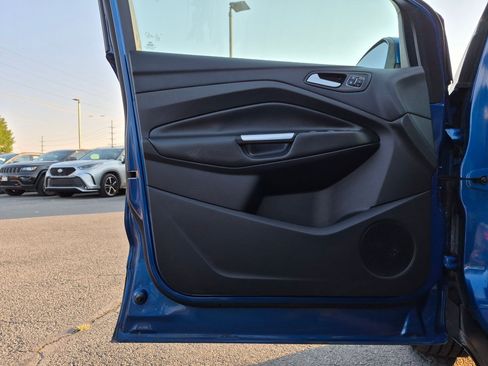 Used 2018 Ford Escape Titanium w/ Ford Safe & Smart Package AWD/4WD image 14