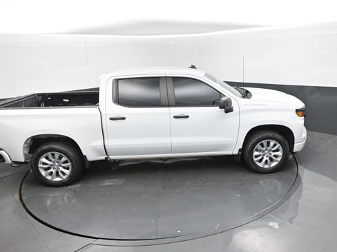 Used 2023 Chevrolet Silverado 1500 Custom image 34