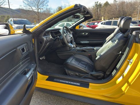 Used 2018 Ford Mustang Premium w/ Equipment Group 201A image 10