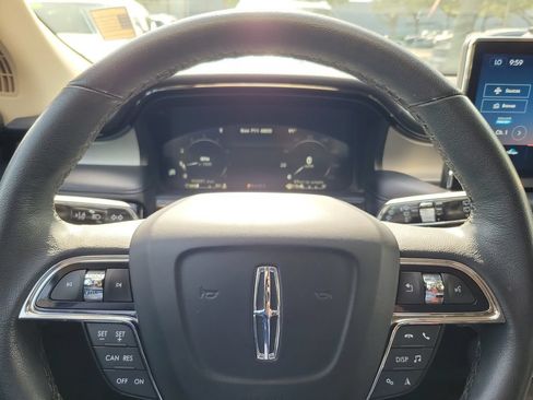 Used 2023 Lincoln Nautilus FWD w/ Premium Package image 20