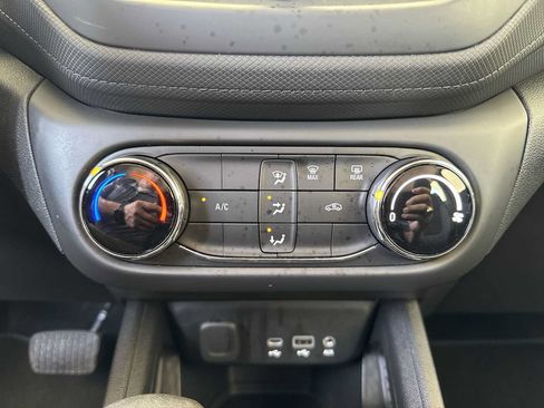 Certified 2023 Chevrolet TrailBlazer LS FWD image 16