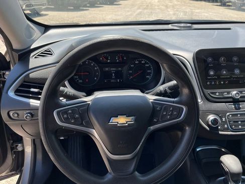Used 2022 Chevrolet Malibu LT FWD image 21
