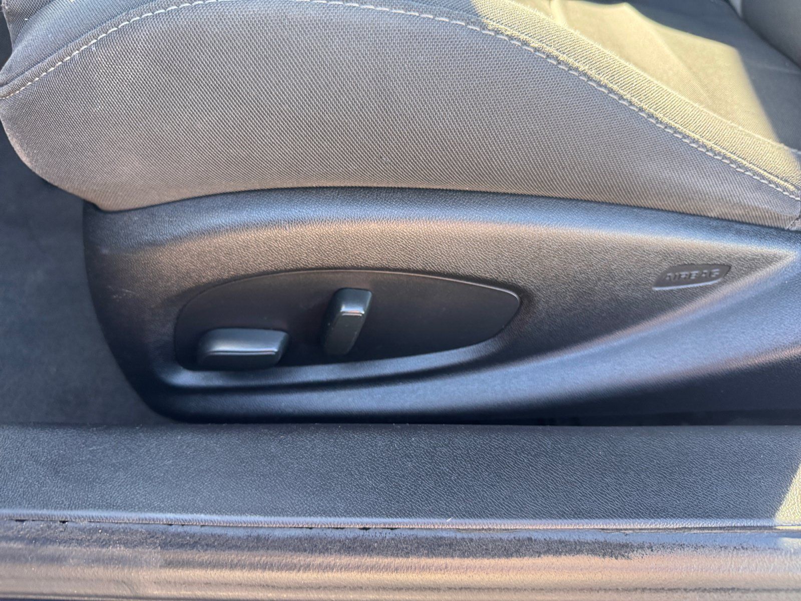 Used 2018 Chevrolet Camaro LT RWD image 17