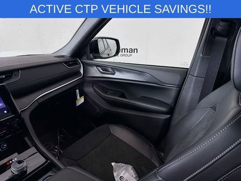 New 2025 Jeep Grand Cherokee L Altitude image 23