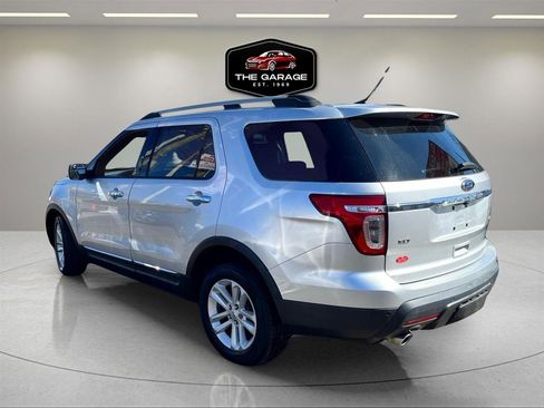 Used 2013 Ford Explorer XLT image 3