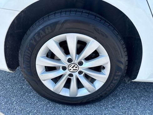 Used 2013 Volkswagen Passat 2.5 S FWD image 31