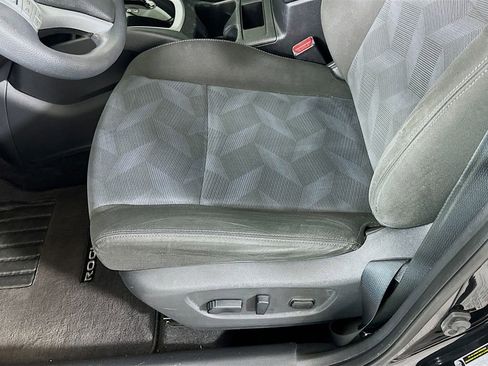 Used 2016 Nissan Rogue SV FWD image 19