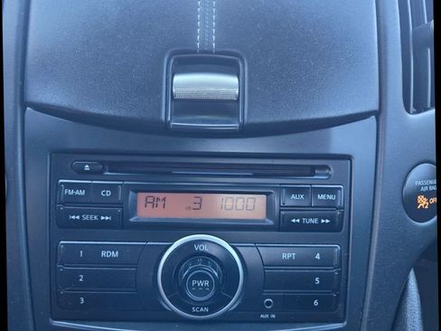 Used 2011 Nissan 370Z Coupe image 17