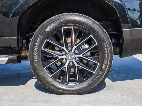 Used 2025 Lexus GX 550 w/ Cold Area Package AWD/4WD image 12