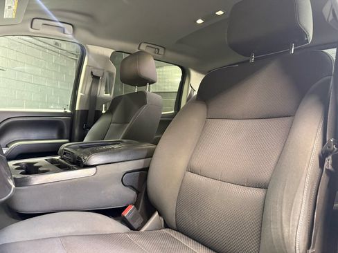 Used 2018 Chevrolet Silverado 1500 LT w/ All Star Edition AWD/4WD image 9