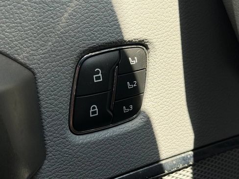 Used 2022 Ford F250 Limited AWD/4WD image 24