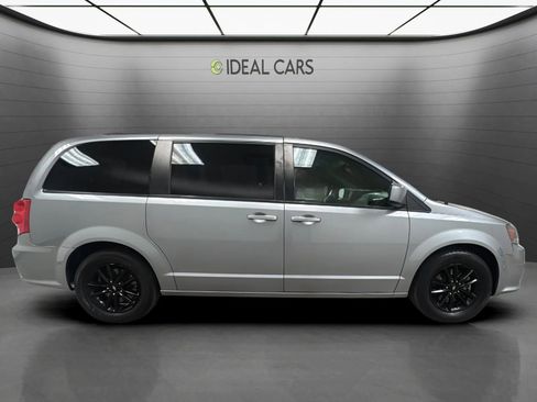 Used 2019 Dodge Grand Caravan GT FWD image 4