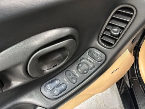 Used 2001 Chevrolet Corvette Convertible w/ Preferred Equipment Group1 image 11