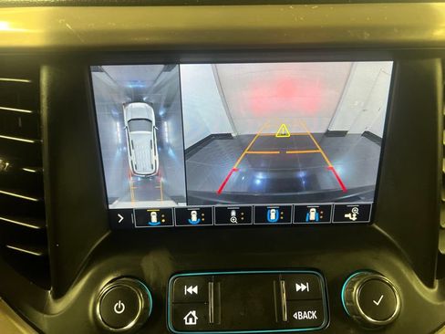 Used 2020 GMC Acadia Denali w/ Technology Package FWD image 12