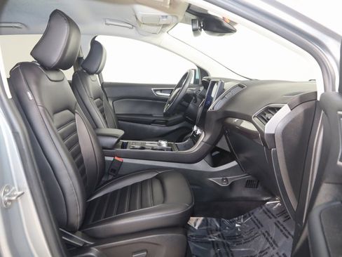 Used 2024 Ford Edge SEL w/ Convenience Package image 11