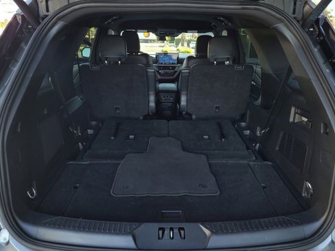 Used 2025 Ford Explorer ST-Line image 27