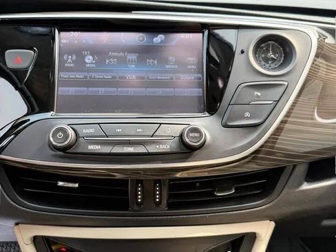 Used 2020 Buick Envision Preferred FWD image 23