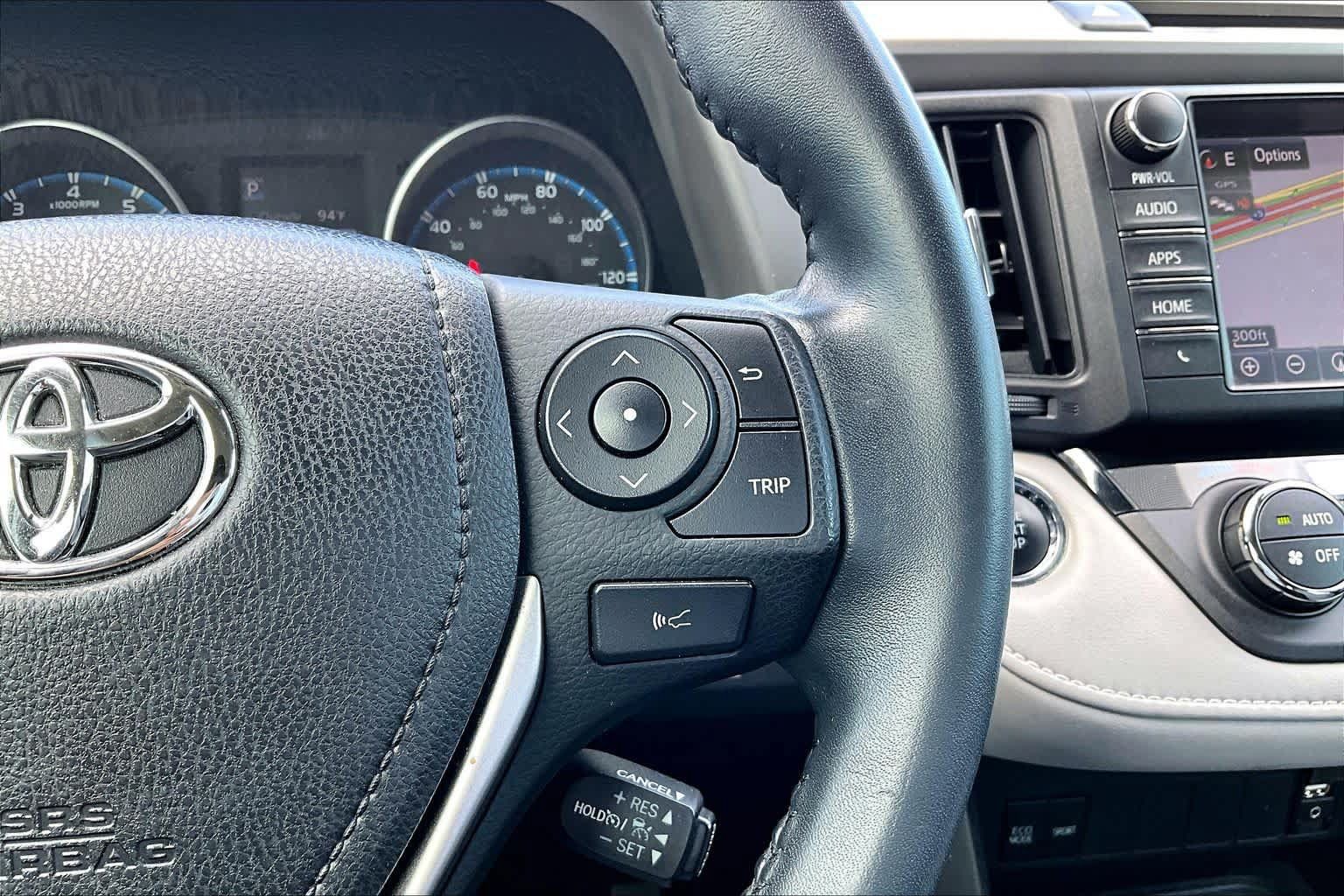 Used 2018 Toyota RAV4 XLE FWD image 25
