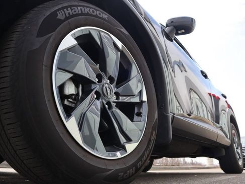 Certified 2025 Nissan Rogue SV AWD/4WD image 11