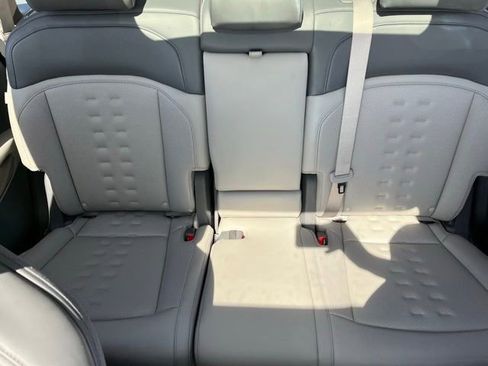 Used 2025 Kia EV9 Wind image 19