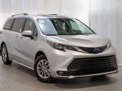 Used 2025 Toyota Sienna XLE