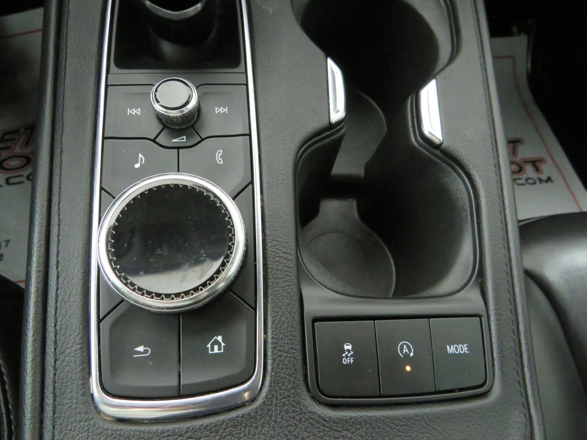 Used 2020 Cadillac XT4 Premium Luxury FWD image 25