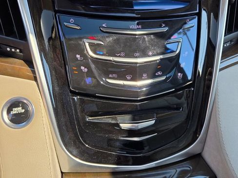 Used 2020 Cadillac Escalade Luxury AWD/4WD image 25