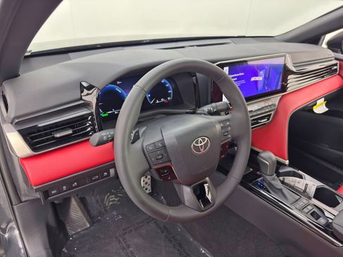 Used 2025 Toyota Camry XSE image 13