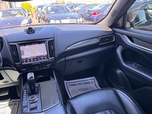 Used 2019 Maserati Levante image 21