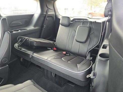 New 2026 Chrysler Pacifica Limited w/ S Appearance Package image 12