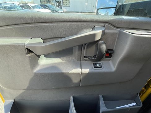 Used 2021 GMC Savana 3500 Extended w/ Power Convenience Package RWD image 24