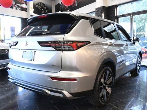 New 2026 Mitsubishi Outlander SE AWD/4WD image 16