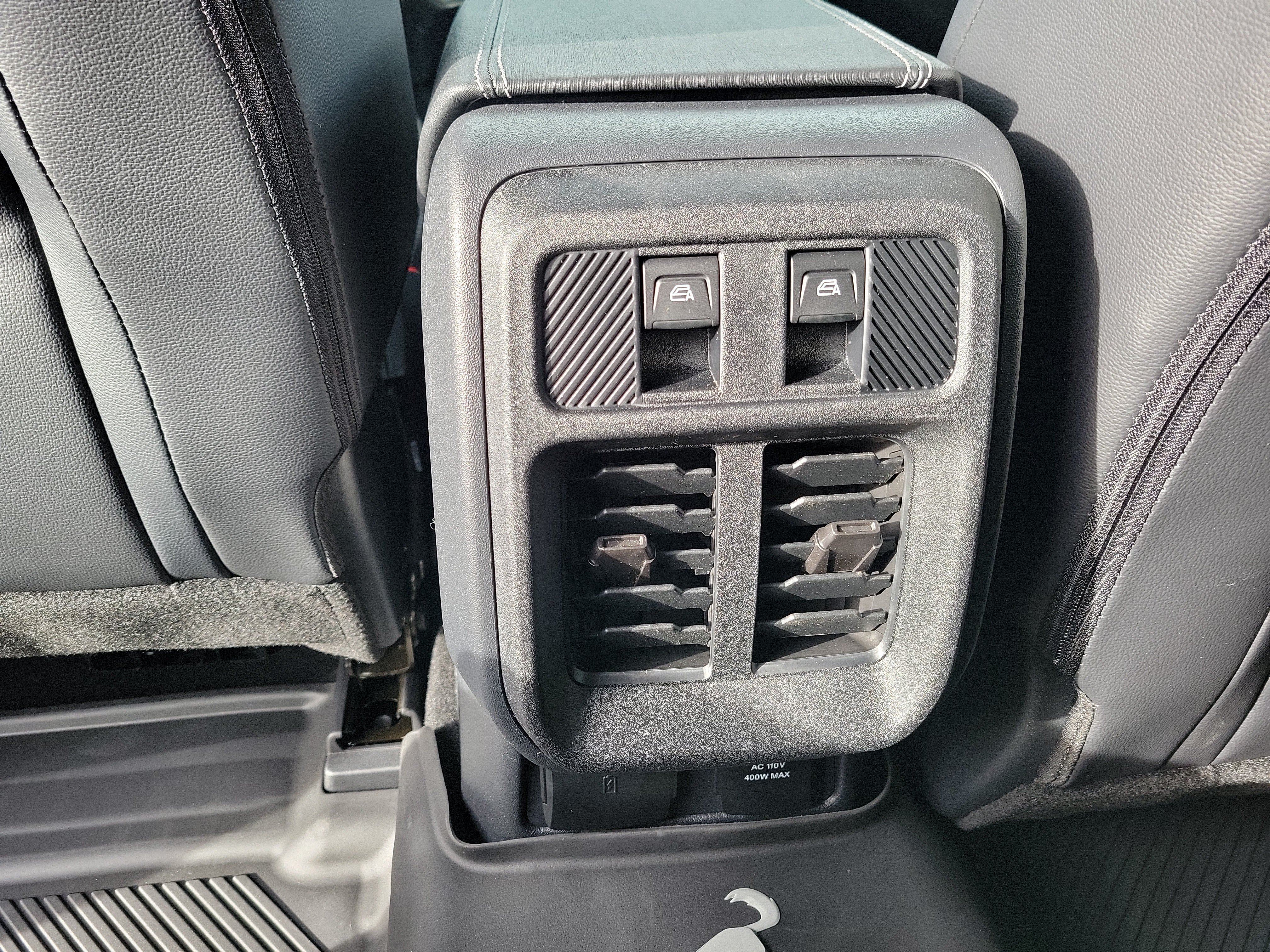 Used 2025 Ford Bronco Outer Banks AWD/4WD image 14