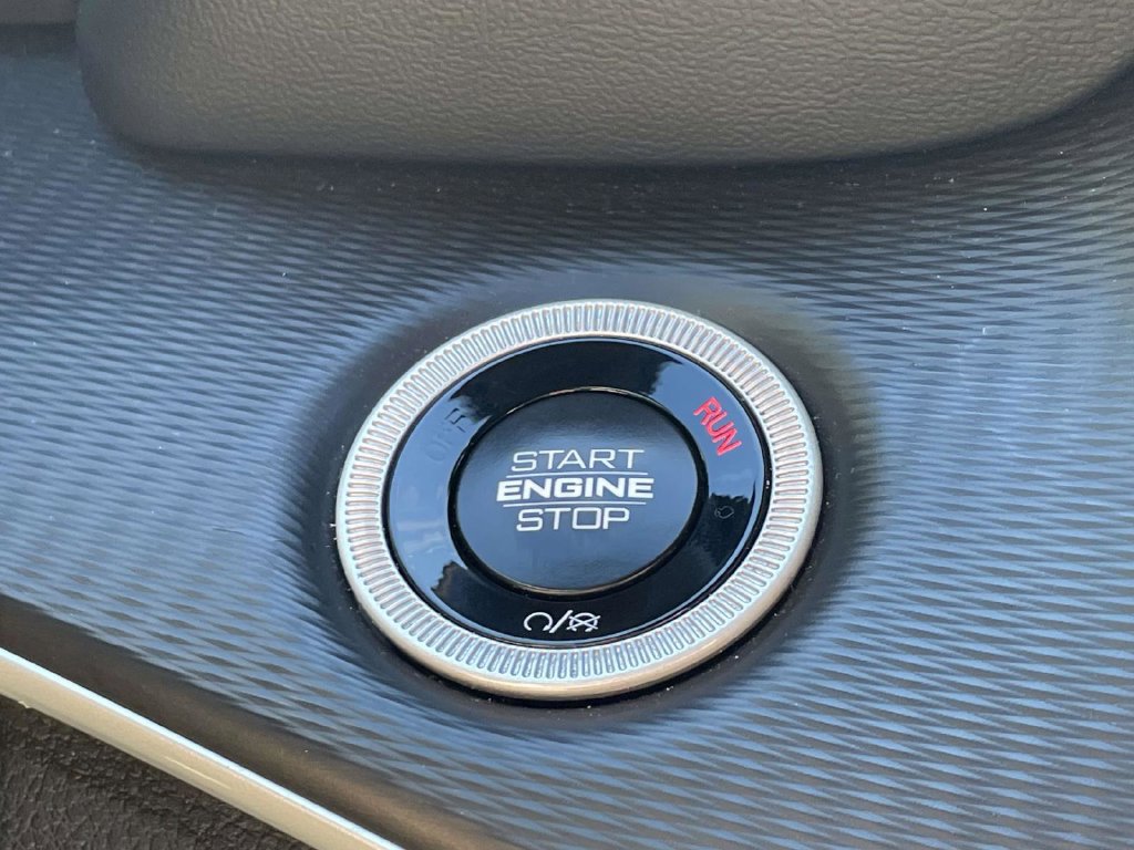 Certified 2024 Jeep Grand Cherokee Altitude RWD image 33