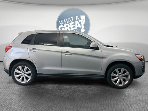 Used 2015 Mitsubishi Outlander Sport ES image 2