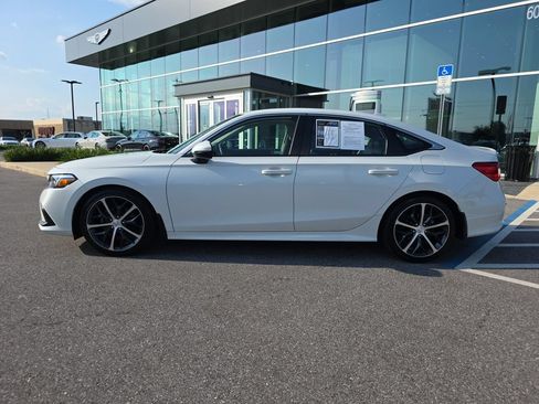 Used 2024 Honda Civic Touring image 5