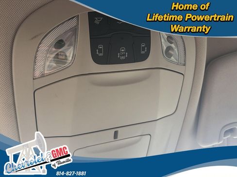 Used 2024 Chrysler Pacifica Touring-L FWD image 16