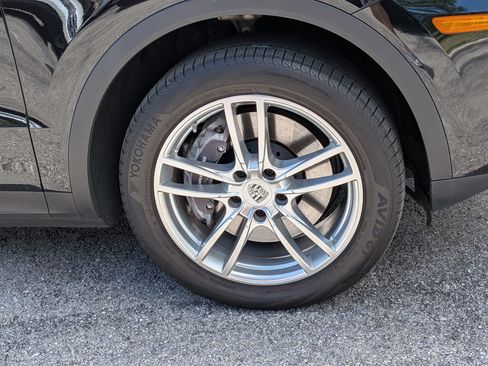 Used 2023 Porsche Cayenne AWD/4WD image 11