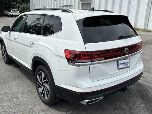 Used 2025 Volkswagen Atlas SE AWD/4WD image 8