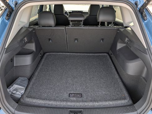 Certified 2025 Volkswagen Tiguan SE AWD/4WD image 29