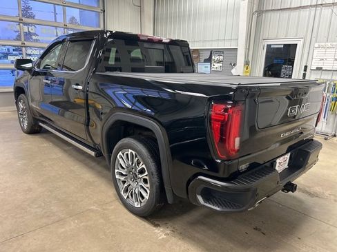 Used 2023 GMC Sierra 1500 Denali Ultimate image 9