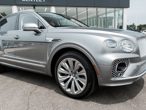 Certified 2023 Bentley Bentayga AWD/4WD image 19
