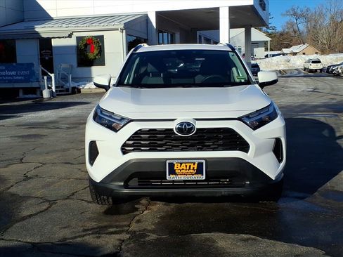 Used 2023 Toyota RAV4 XLE w/ Convenience Package image 2