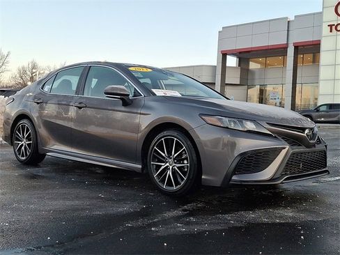 Certified 2023 Toyota Camry SE image 2