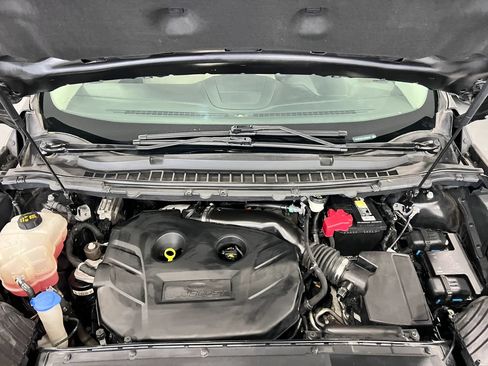 Used 2018 Ford Edge Titanium FWD image 26