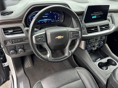 Used 2023 Chevrolet Suburban Premier image 18